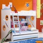 سرير بطابقين للأطفال