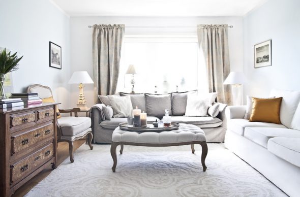 سرير أريكة في غرفة المعيشة