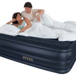 الحشايا ، والأثاث قابل للنفخ