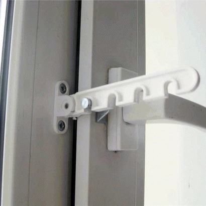 تركيب قفل الطفل