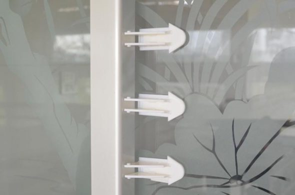 حماية للأبواب الزجاجية