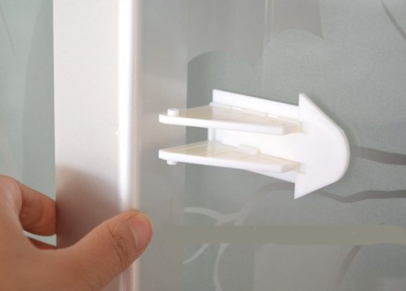 الحماية على خزانة الملابس