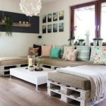 أريكة كبيرة من المنصات