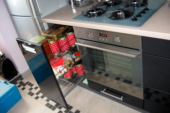 حامل زجاجة أسفل جبل