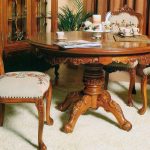 كراسي خشبية مع مسند الظهر