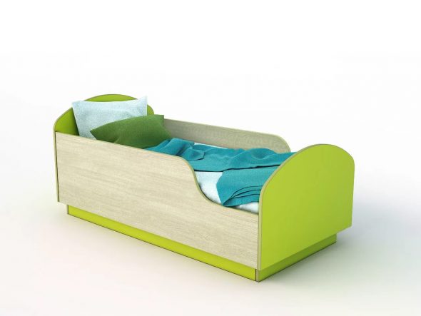 السرير مع جانب لصبي