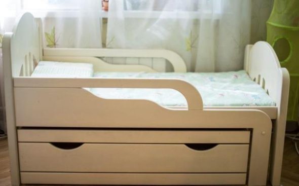 سرير أطفال منزلق أزرع مجموعة من الزان