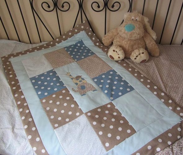 المفرش في السرير