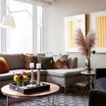 الأرائك في غرفة المعيشة