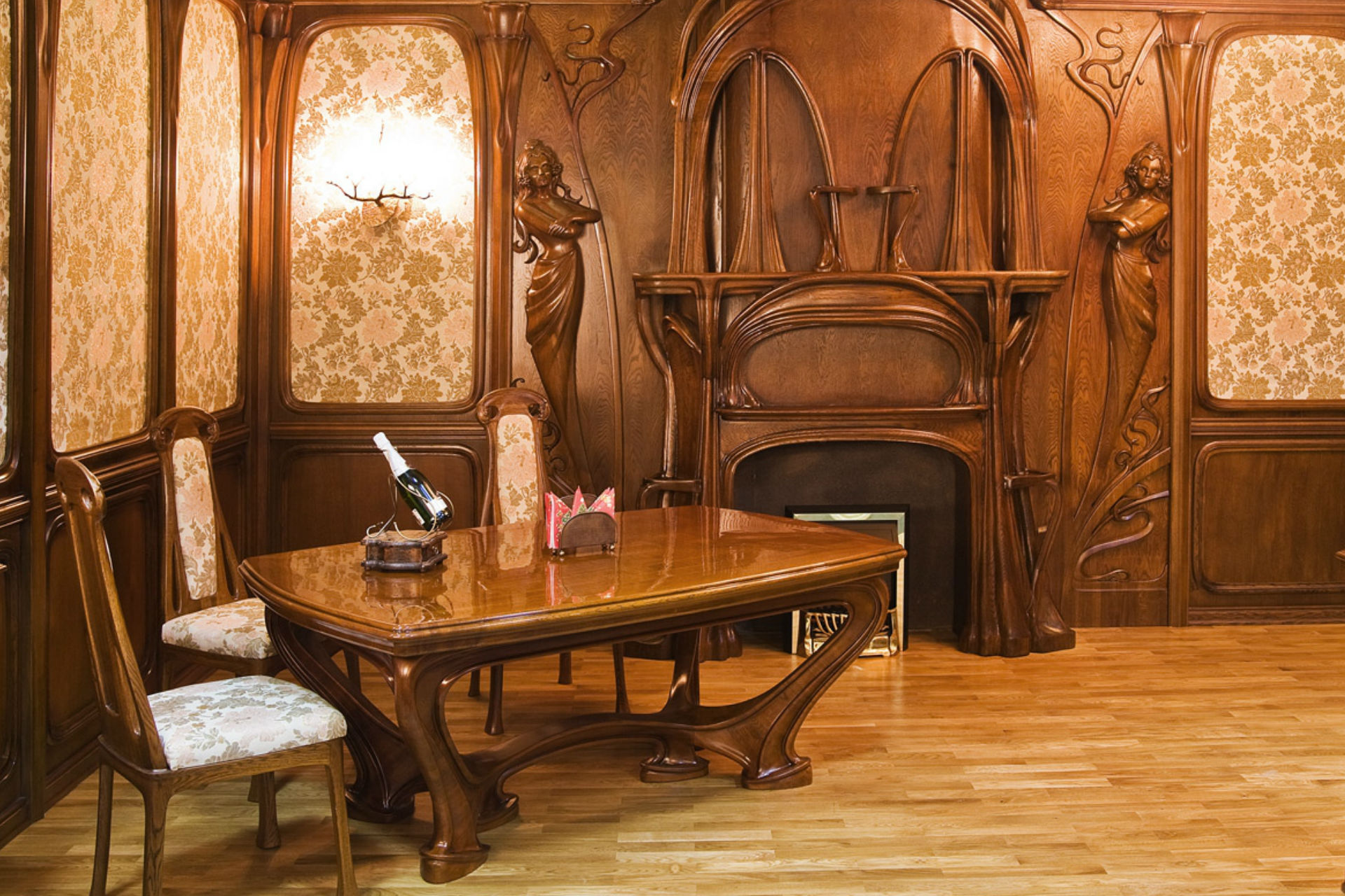 أثاث مصمم على الطراز الحديث