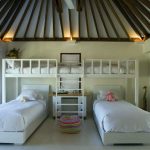 سرير بطابقين مزدوج