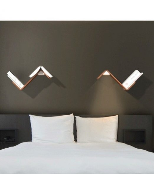 كيفية جعل الرف فوق السرير أنيق