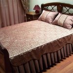 كيفية خياطة بطانية على سرير مزدوج