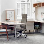 كرسي مكتب رمادي