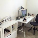 كرسي الكمبيوتر الأسود