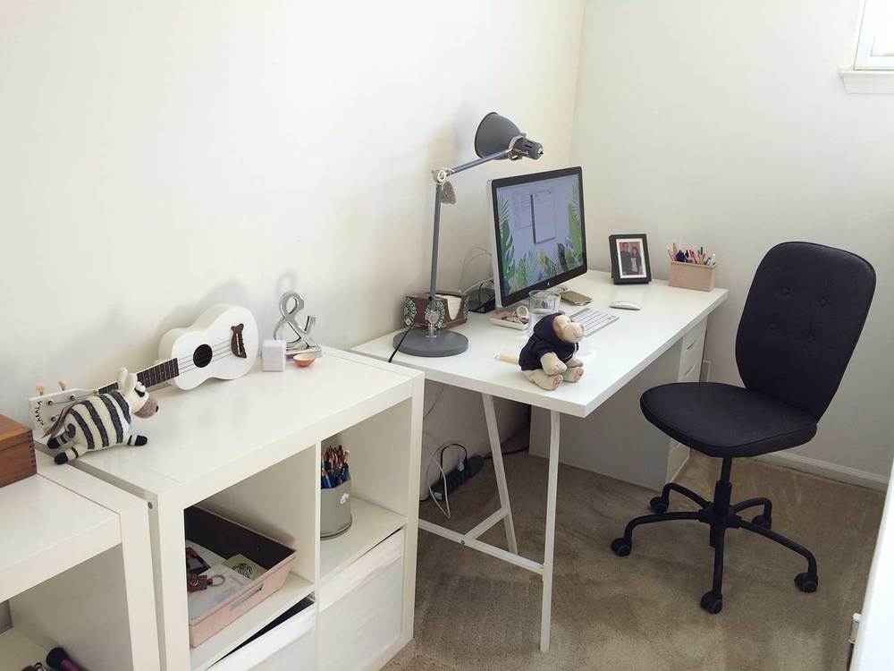 كرسي الكمبيوتر الأسود