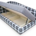 السرير مع رفع الجانب