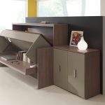 طاولة السرير للمراهق