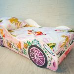 سرير آلة مع الجنيات