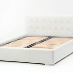 Lamellae على إطار معدني