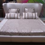 غطاء السرير الأصلي