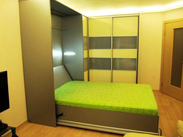 طي ، المدمج في خزانة الملابس