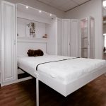 رفع السرير الأبيض