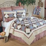 تغطية من قصاصات أيديهم