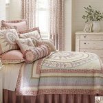 تغطية على صورة أريكة