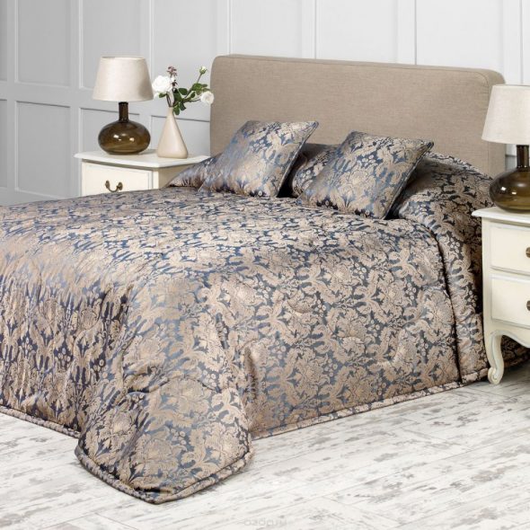 تغطية على سرير مزدوج قطع الكلاسيكية