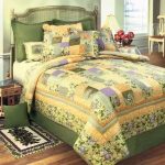 الغطاء هو الأصفر والأخضر