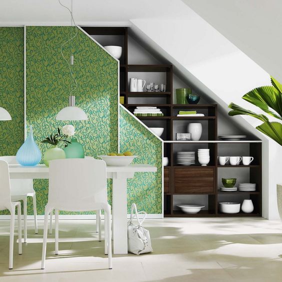 رفوف للأطباق تحت الدرج