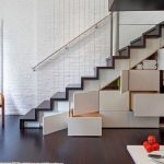 أدراج تحت الدرج