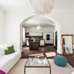 محبوك العثماني في غرفة المعيشة الداخلية