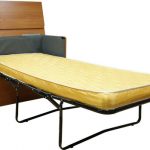 مضمد السرير مع فراش أصفر