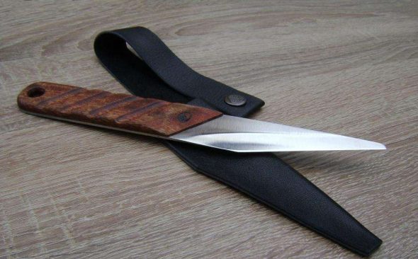 سكين الحذاء