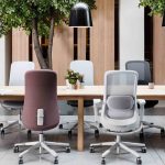 كرسي مكتب متعدد الألوان