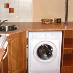 غسالة بيضاء في السماعة