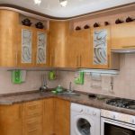 غسالة في المطبخ