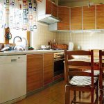 غسالة في مطبخ كبير