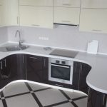 أعلى الجدول مجعد