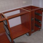 الجدول الأحمر الأعلى