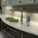 طيدة ​​الطاولة البيضاء