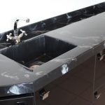 طيدة ​​الطاولة السوداء