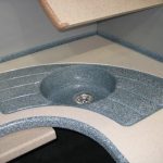 التفاف منضدية رمادية