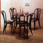 كراسي خشب المطبخ