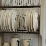 تجفيف الأطباق في خزانة