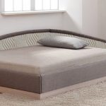 الأريكة الزاوية