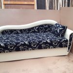 الأريكة الزاوية