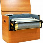 سرير خشبي منضدة